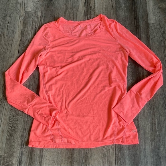 GapFit Women’s Bright Coral Long Sleeve Tee with thumb holes, size medium - Picture 1 of 8